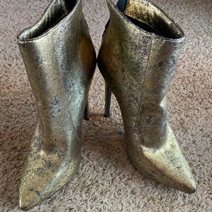 Gold Michael Antonio ankle pointed toe booties 7